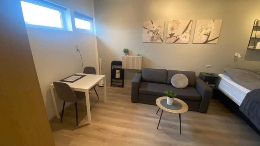 Bergone Apartamento Njarthvik Exterior foto